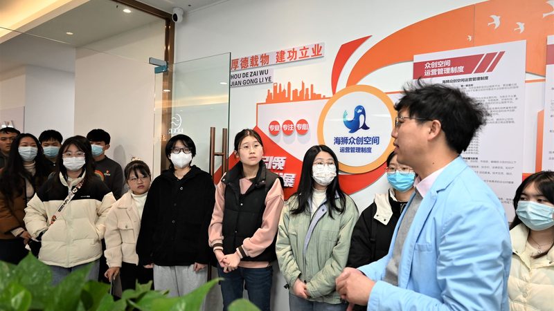 服装直播带货脚本冬季专场：打造爆款的关键要素